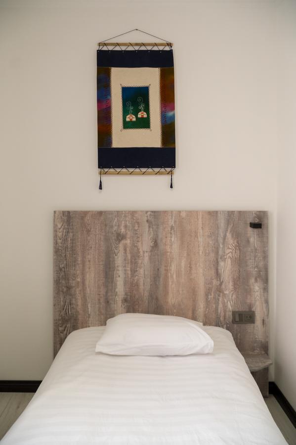 Home Guest Residence Bishkek Ngoại thất bức ảnh
