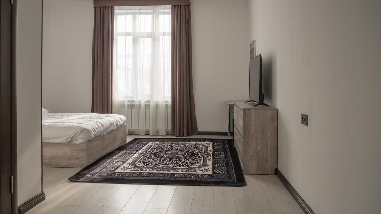 Home Guest Residence Bishkek Ngoại thất bức ảnh