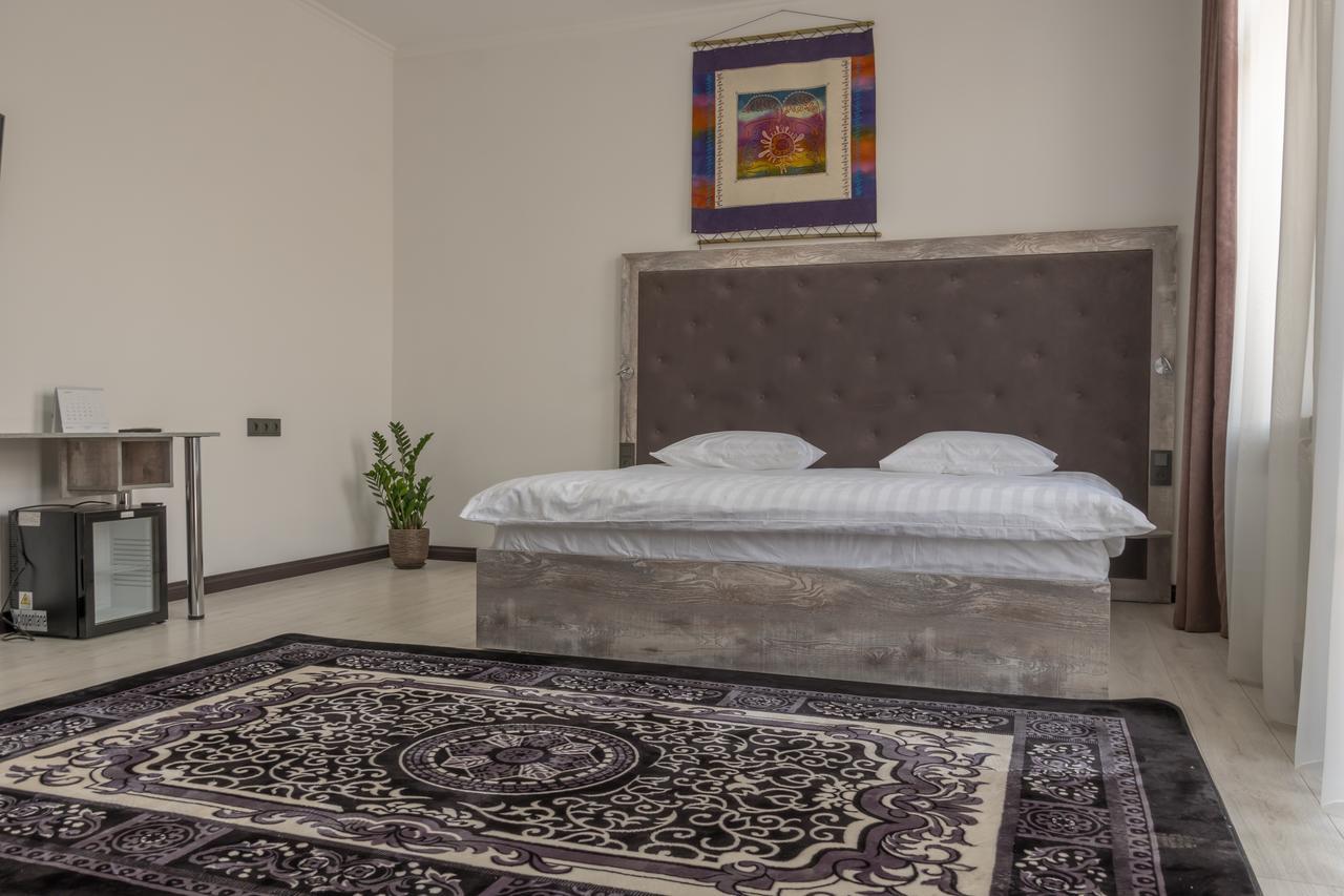 Home Guest Residence Bishkek Ngoại thất bức ảnh