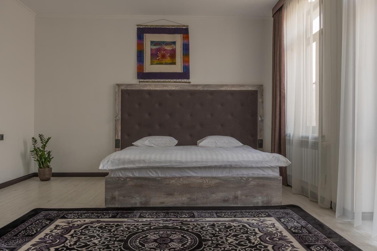Home Guest Residence Bishkek Phòng bức ảnh
