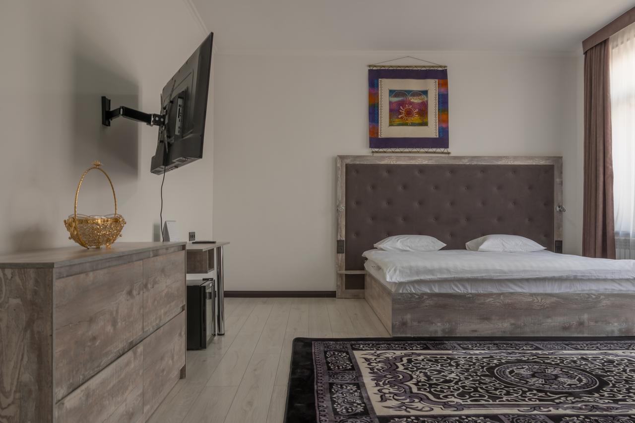Home Guest Residence Bishkek Phòng bức ảnh